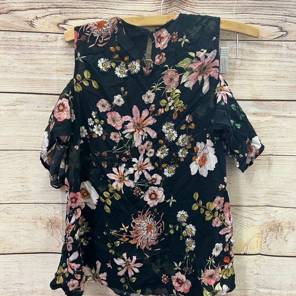 🔥 H&M blouse 8 - Picture 2 of 3